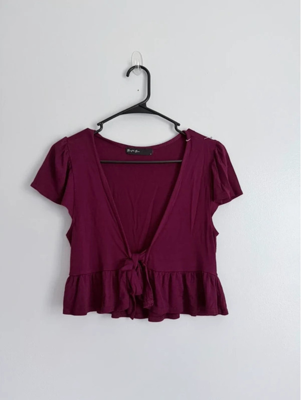 Brit & Bri Burgundy Tie Front Ruffle Crop Top Size M